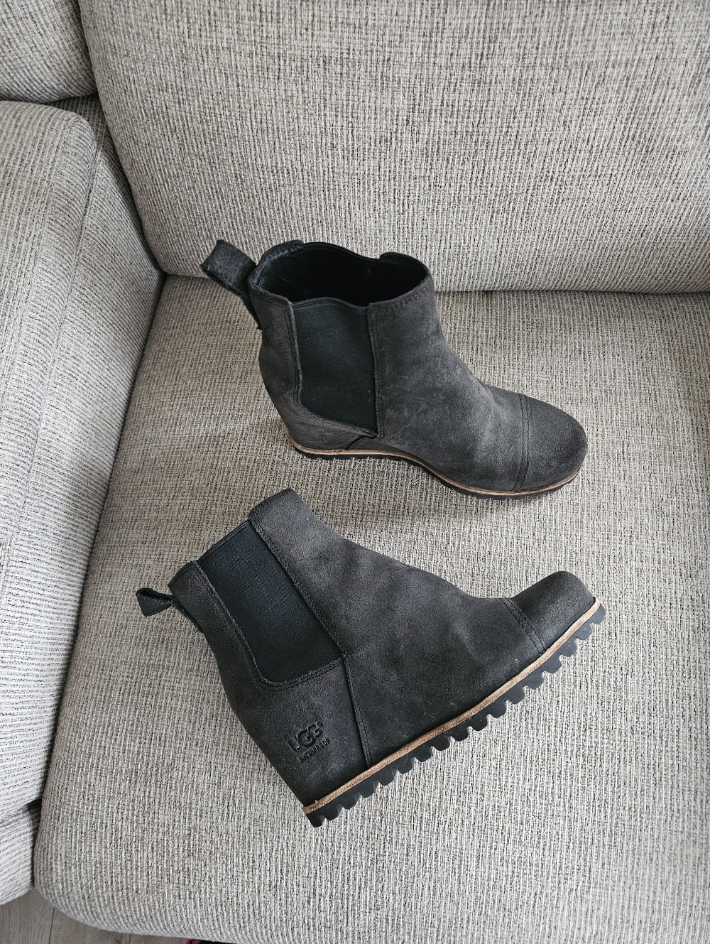 UGG Pax Boot - Picture 3 of 8